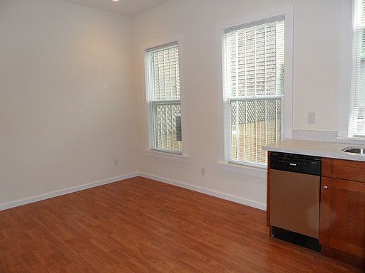 5th image of 2265 Mission St APT 5