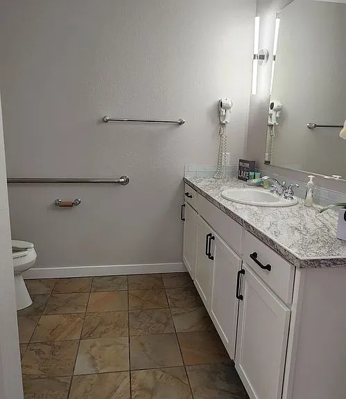 2220 W Woodin Ave #105 — Photo 9