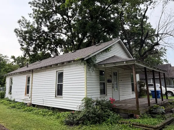 706 J St NW, Miami, OK 74354