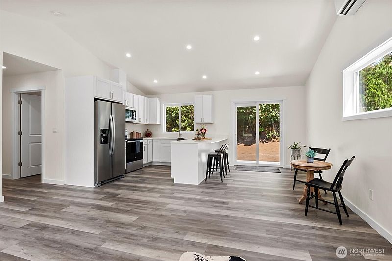 5th image of 8668 Bell Court