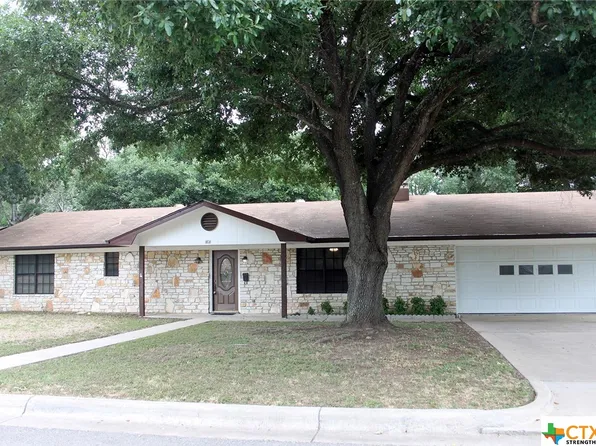 808 Merritt Dr, Lockhart, TX 78644