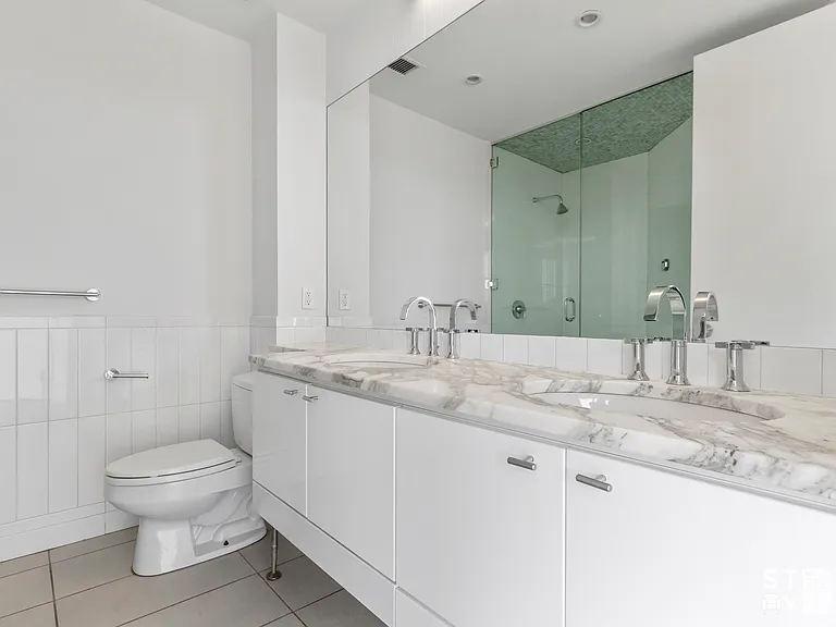 525 Clinton Ave #4G — Photo 11