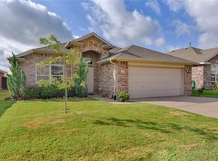 516 Moonrise Dr, Arlington, TX 76002