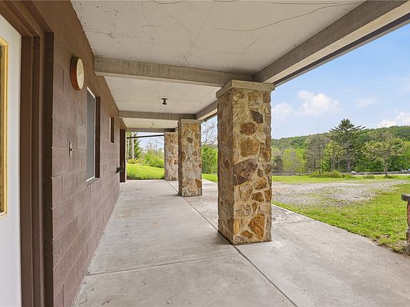 5th image of 7292 Glades Pike
