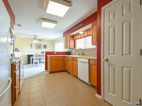 5th image of 15726 Cherrywood St