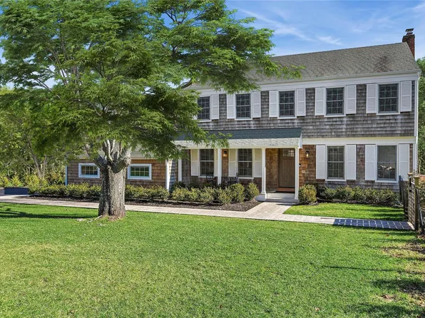 14 Inkberry Street, East Hampton, NY 11937