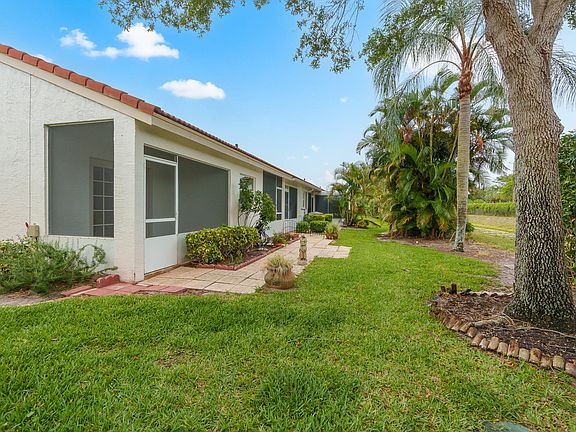 4th image of 6134 Lake Hibiscus Drive