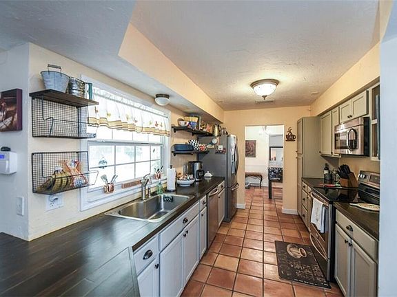 4th image of 3985 Hina Dr