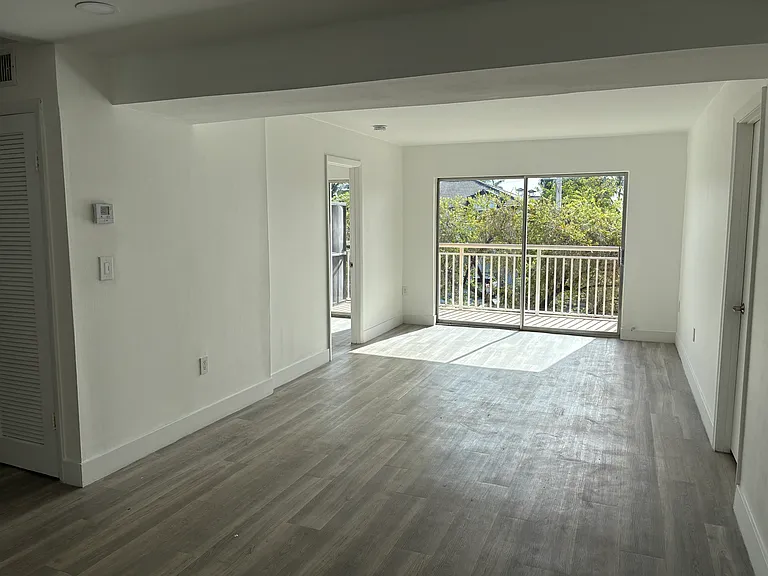 17051 NE 35th Ave #207 — Photo 2
