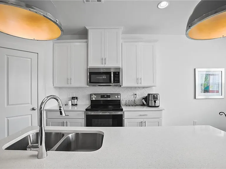 7637 Avalon Blvd — Photo 4