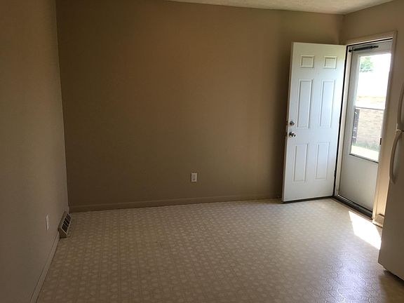 4th image of 2114 Kenyon St #B