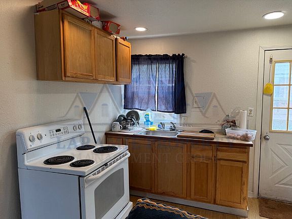 2nd image of 569 N 13th St