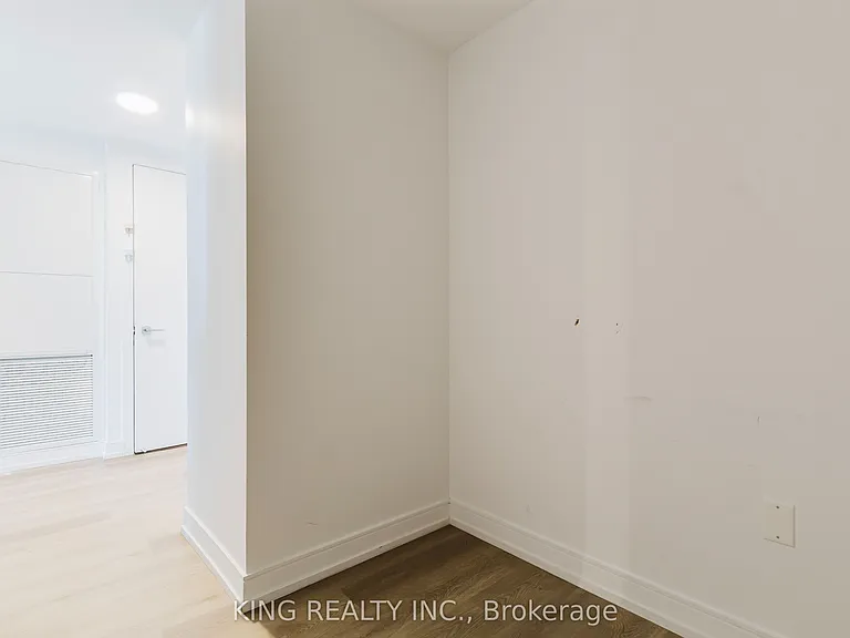 1 Jarvis St #531 — Photo 37