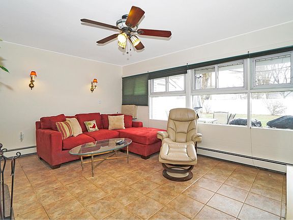 2nd image of 52 Willowood Dr
