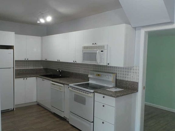 2nd image of 2015 Mercer Ave #1