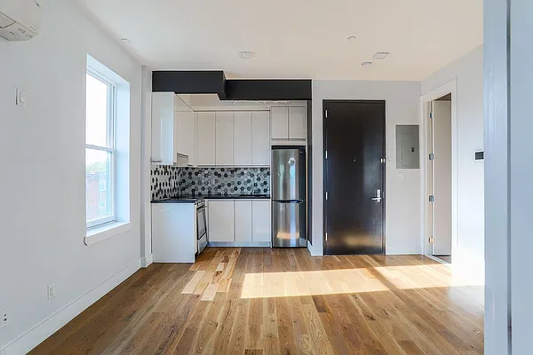Rented by Pinn Realty | media 28
