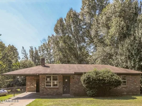 602 Allen St, Charleston, MS 38921