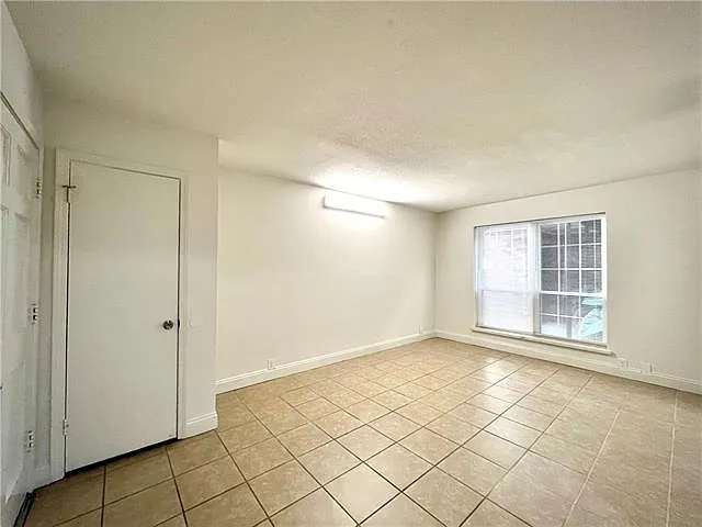 3320 N Arnoult Rd #112 — Photo 2