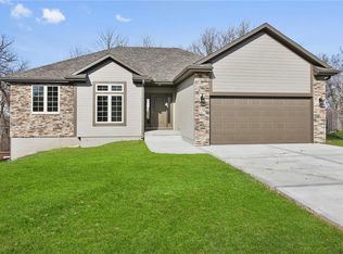 710 Old Stage Rd, Pleasant Hill, MO 64080