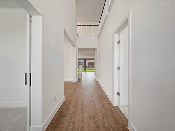 4th image of 1011 Ashcroft Ln