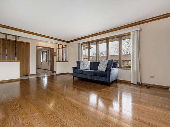 5th image of 8256 Aspen Ln