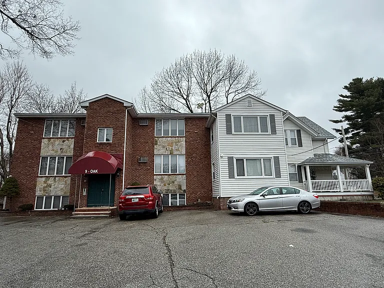 9 Oak St #3 — Photo 7