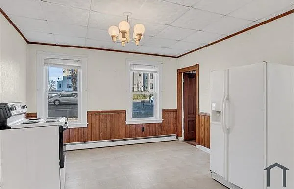 5 bed, 1450 sqft, $2,500 — Photo 3