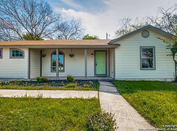 2nd image of 942 Thorain Blvd