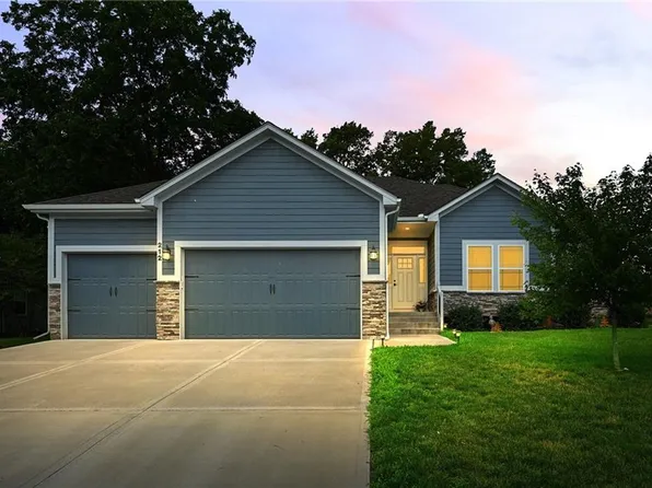 212 Peach Tree Ave, Lone Jack, MO 64070