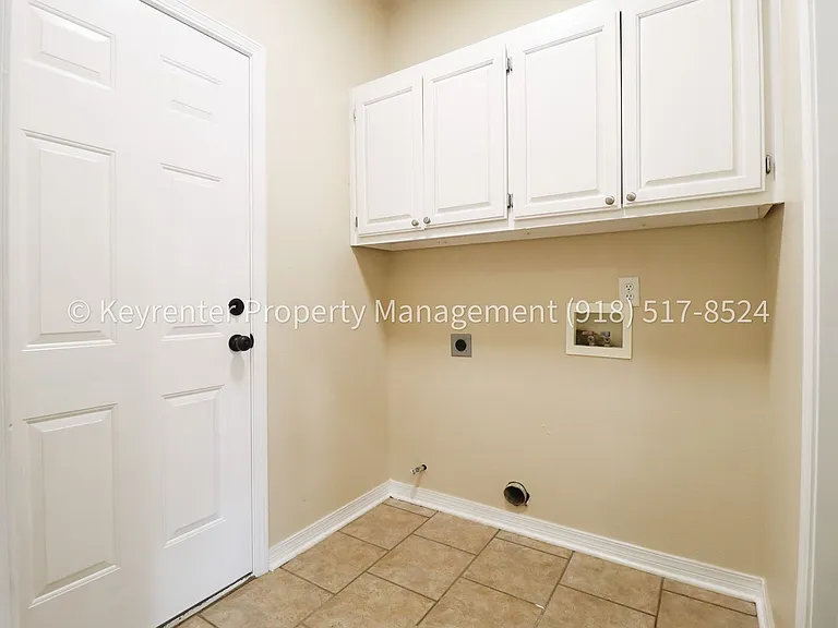 806 W 118th St S — Photo 16