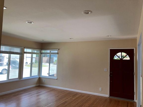 5th image of 1184 Alicante Dr