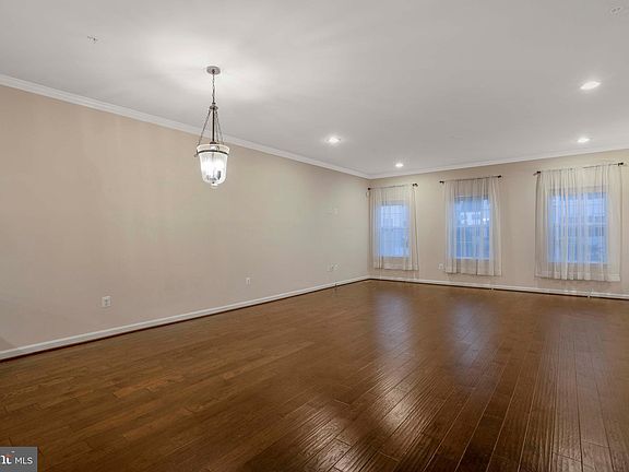 2nd image of 7440 Tanyard Knoll Ln