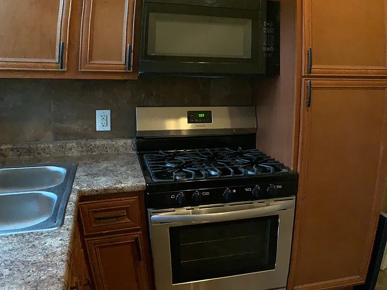 5812 Degiverville Ave — Photo 2