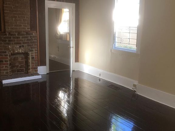 3rd image of 3209 Constance St