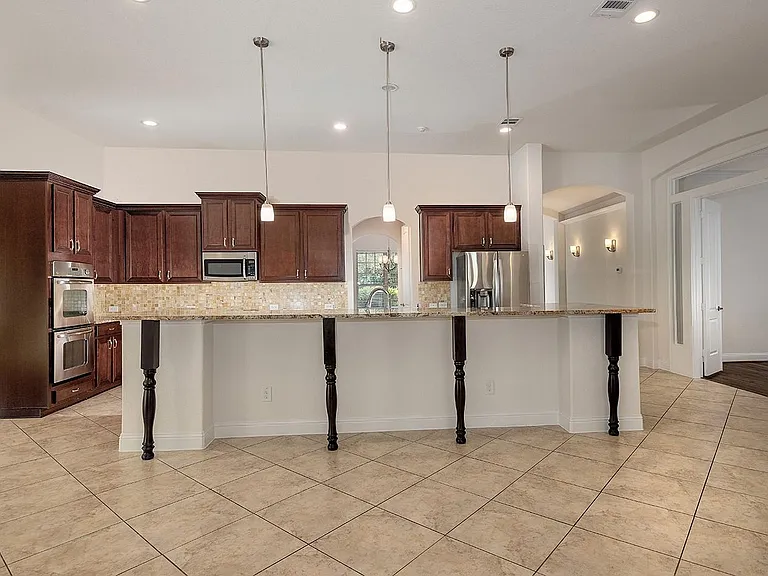 46 Caprice Bend Pl — Photo 9