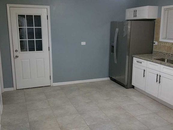 4th image of 6835 S Talman Ave #1