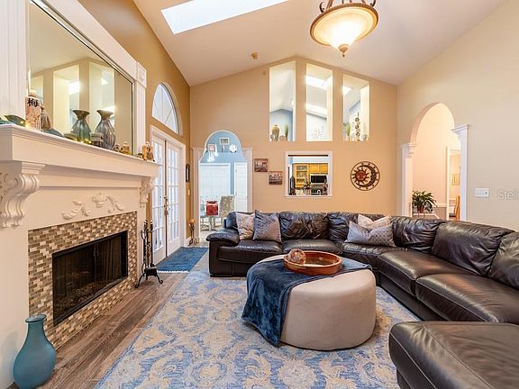 4th image of 5027 Winwood Way
