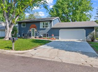 3924 S Morrow Dr, Sioux Falls, SD 57106