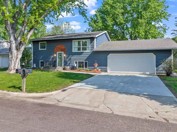 3924 S Morrow Dr, Sioux Falls, SD 57106