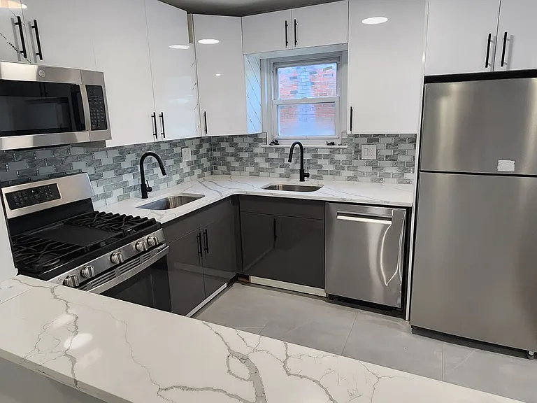 10845 Rennard St #2 — Photo 2
