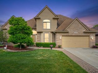 51251 Westwood Dr, Macomb, MI 48042