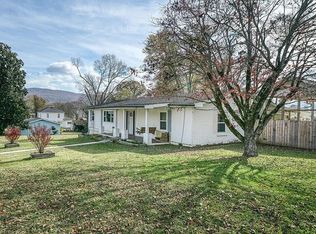 32 Birchwood St, Pikeville, TN 37367