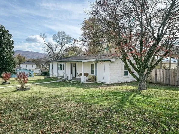 32 Birchwood St, Pikeville, TN 37367