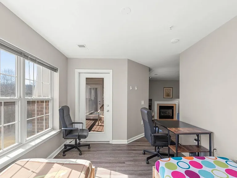 6600 Lake Park Dr #103 — Photo 20