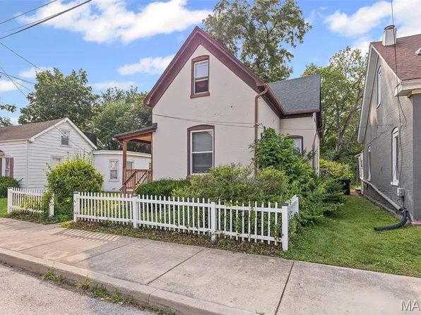 27 N 14th St, Belleville, IL 62220