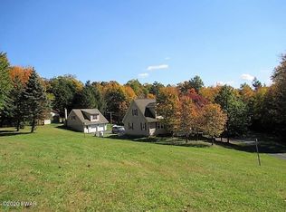 996 Cortez Rd, Lake Ariel, PA 18436