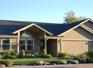 2066 NW Nickernut Ave, Redmond, OR 97756