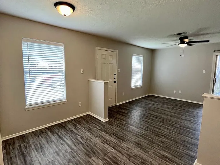 1404 Rescue Ct — Photo 6