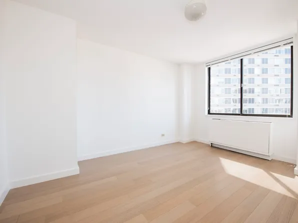 429 East 52nd Street image 1 of 15