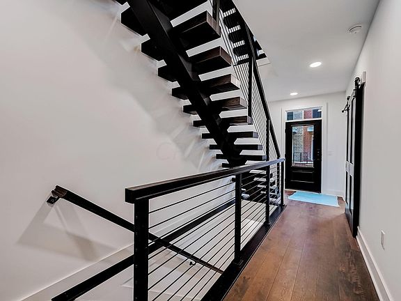 2nd image of 512 Riverfront Ln